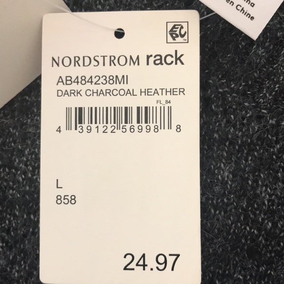 New!!! Sleeveless Grey Sweater NWT. Large - Picture 4 of 7